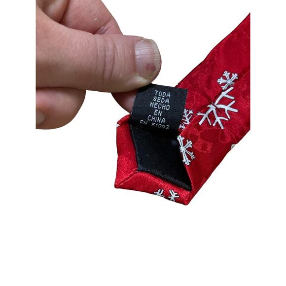Hallmark Special Ties Snowflakes Snow Holiday Christmas Novelty Vintage Necktie - Picture 7 of 7